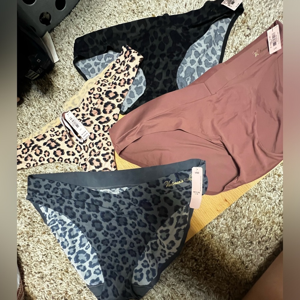 Victoria's Secret - panty pack- size L